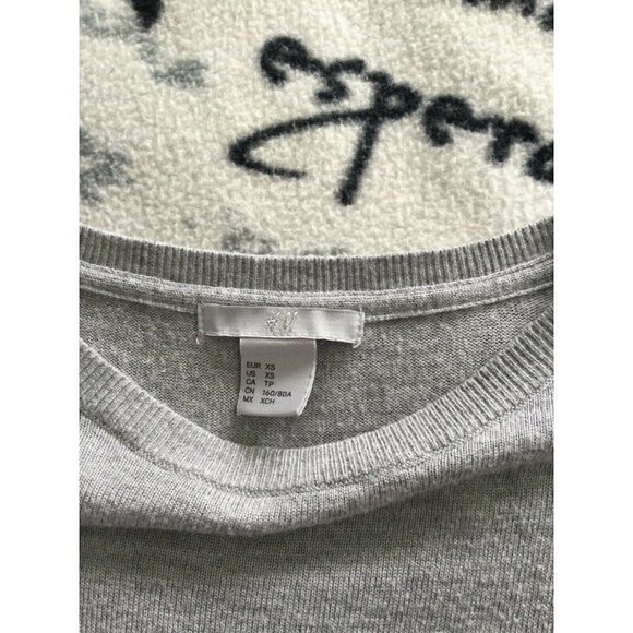 H&M Women’s Wool Blend Sweater Top Heather Gray W/Button Accents Sz XS - Picture 8 of 9